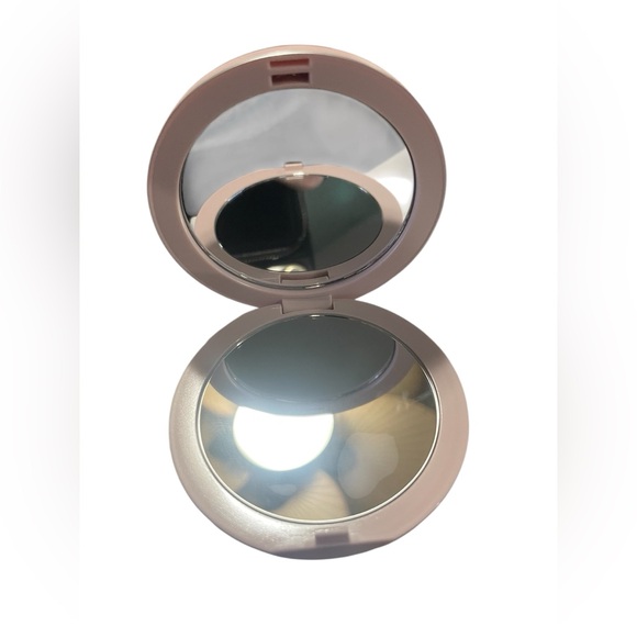 NEW in Box Christian Dior VIP Quilted Leatherette Mirror w/ Magnificati… - Picture 4 of 4